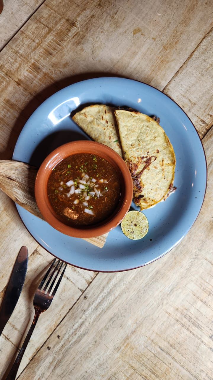 Plato de Birria – A Querida Signature